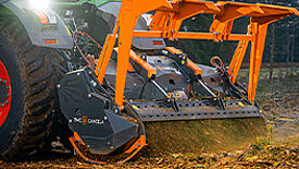 Fendt traktor med TMC Cancela knuser monteret bag